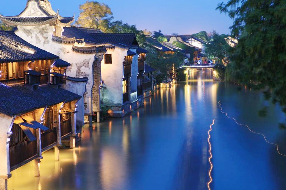 乌镇黄昏夜景